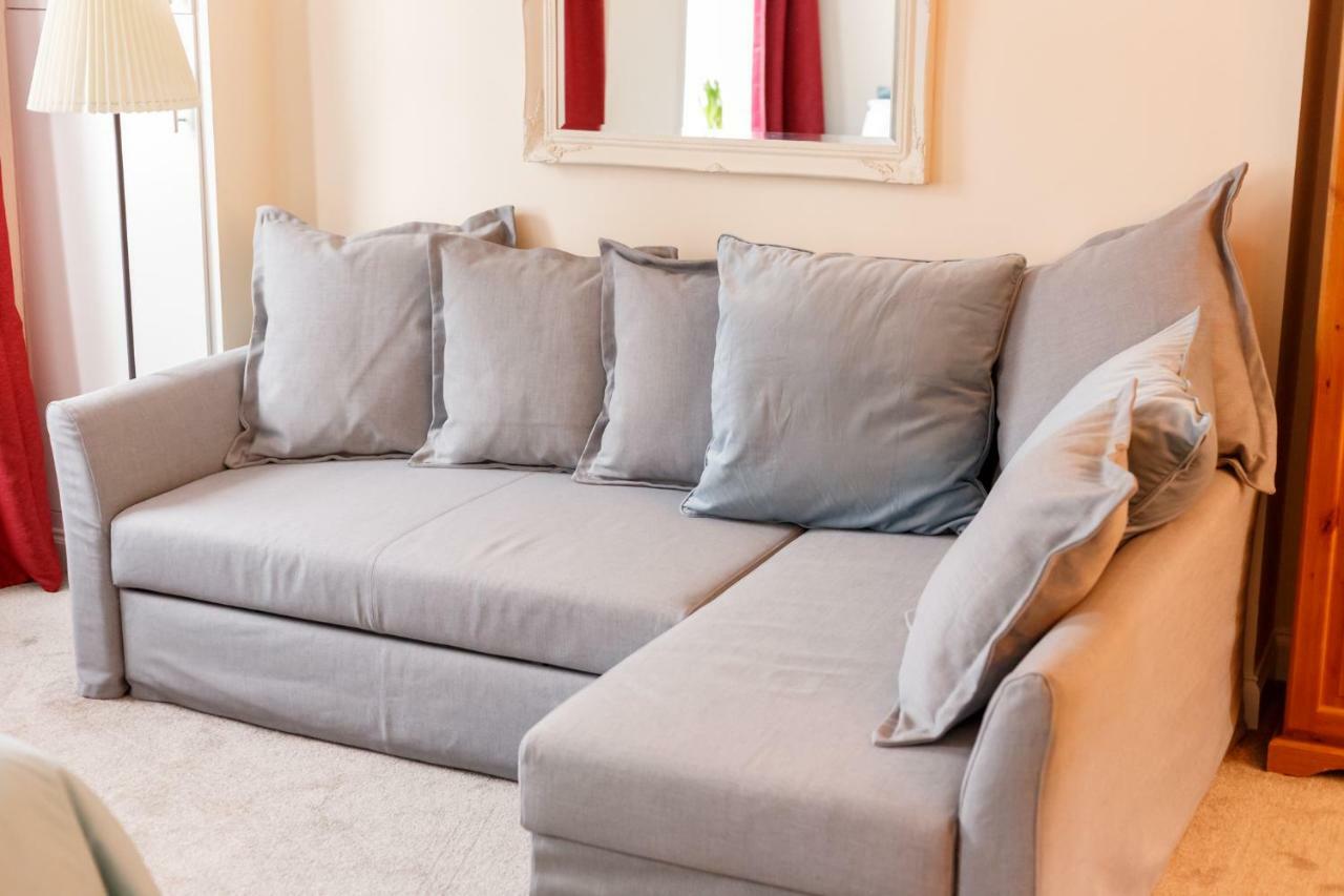 Stylish Town Centre Apartment Close To Beach And Shops บอร์นมัธ ภายนอก รูปภาพ